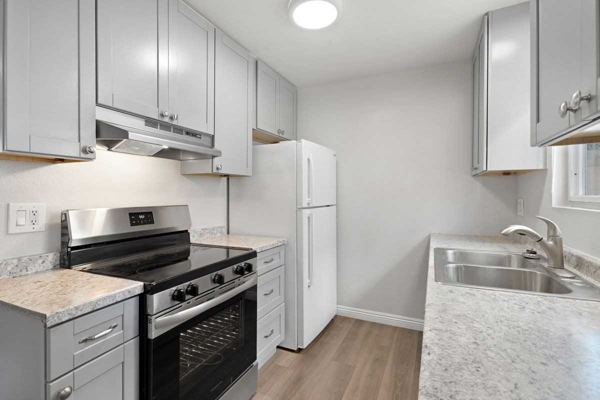 213 W Santa Barbara St ##C - Photo 5 of 10