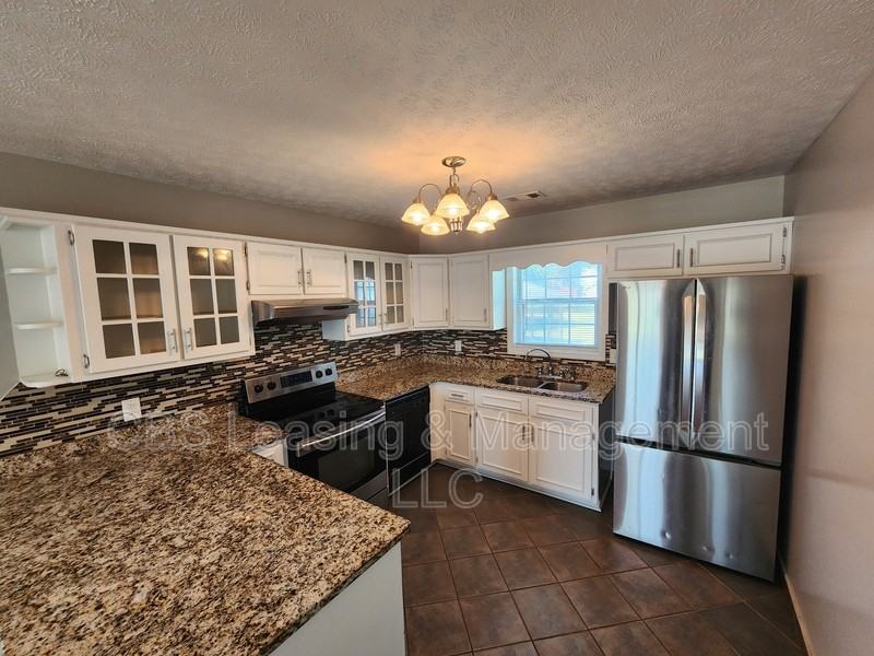 15 Wheatfield Dr - Photo 4 of 19