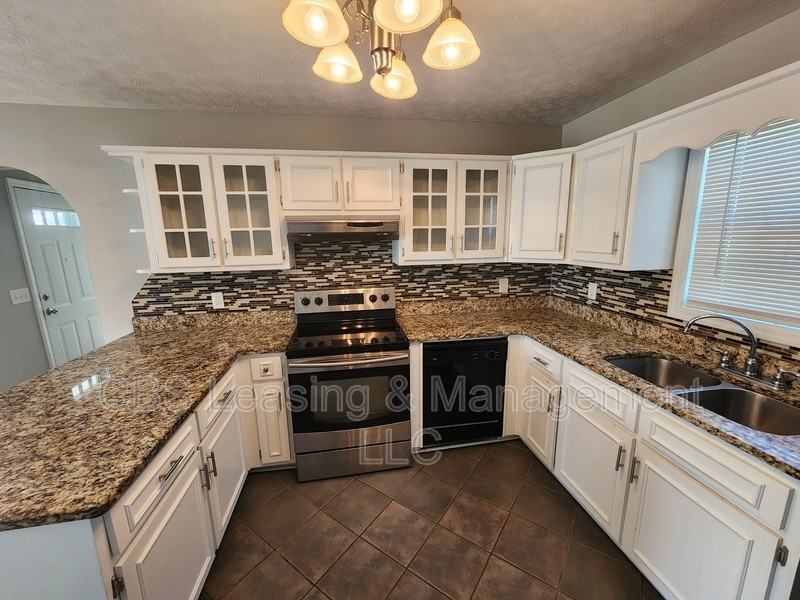 15 Wheatfield Dr - Photo 5 of 19