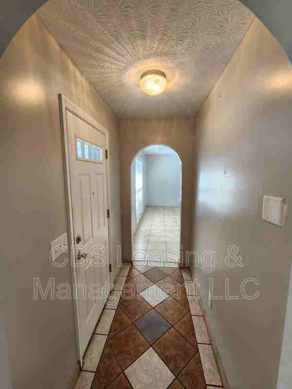 15 Wheatfield Dr - Photo 6 of 19