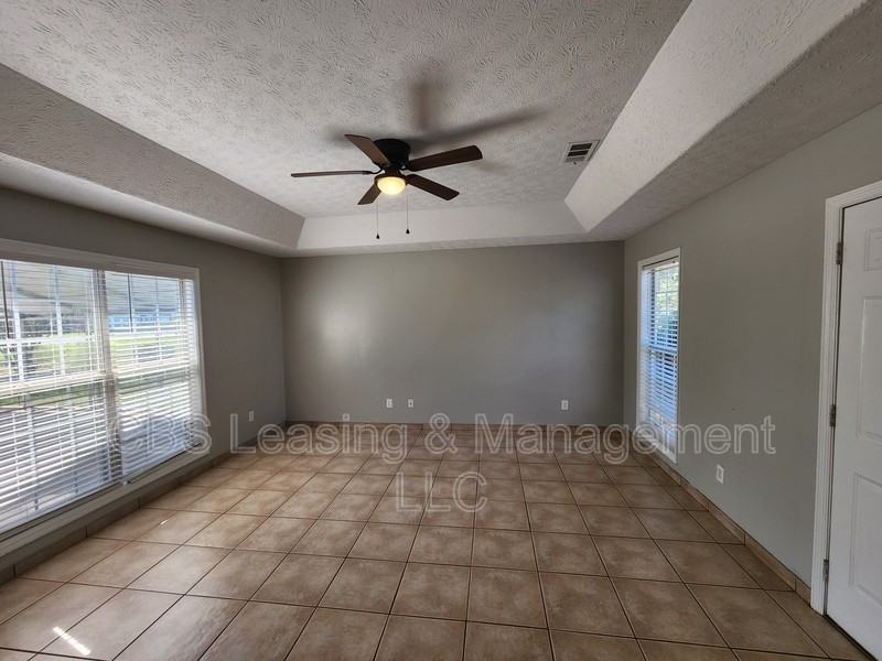 15 Wheatfield Dr - Photo 7 of 19