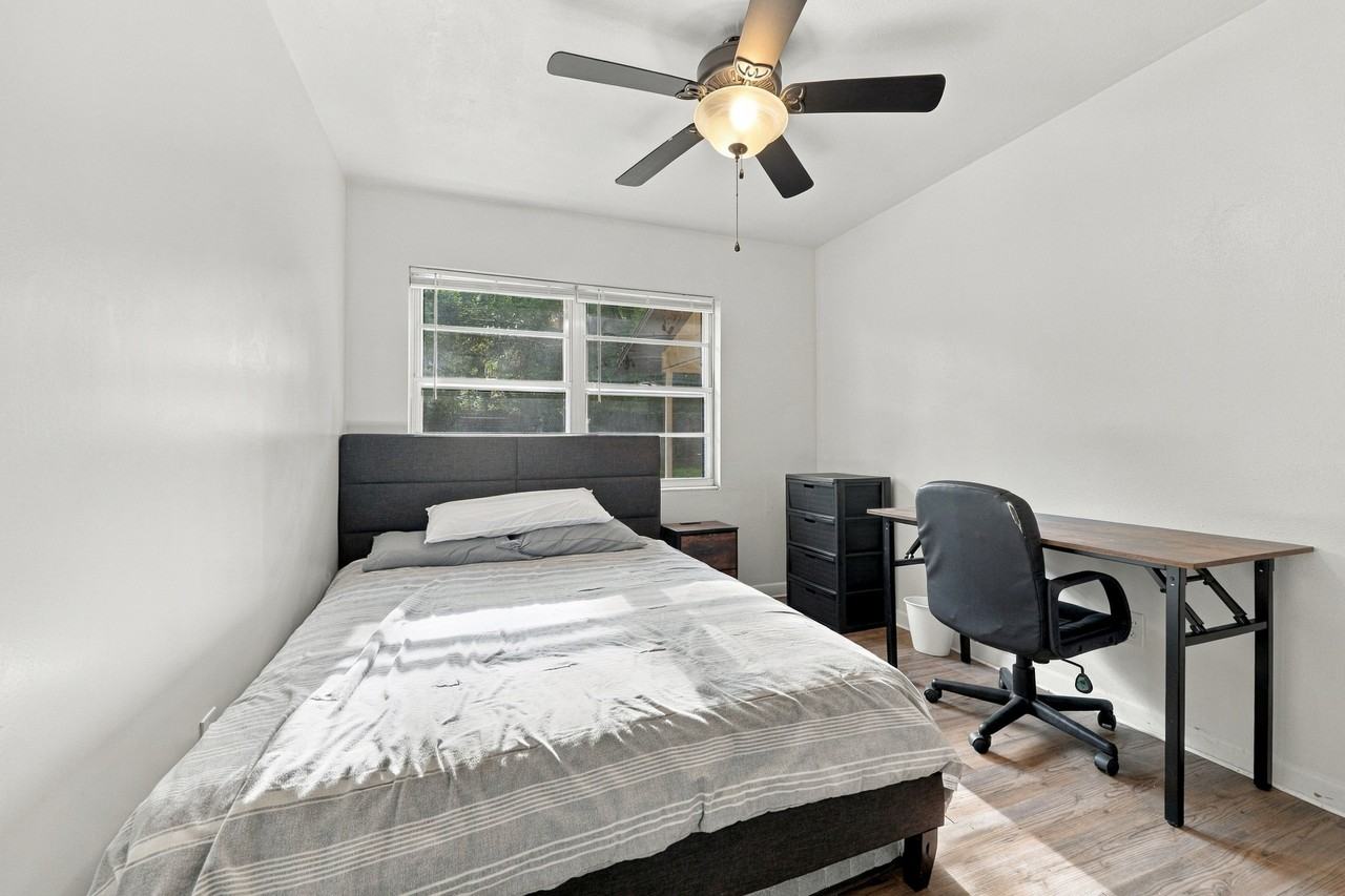 528 Nw 36th St #NA - Photo 5 of 17