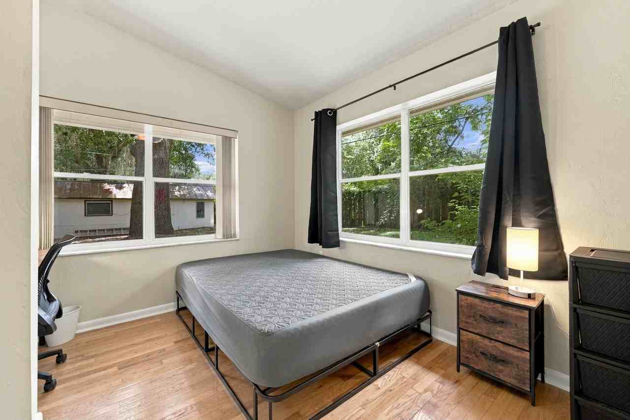 528 Nw 36th St #NA - Photo 7 of 17