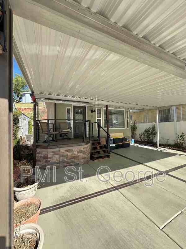 2990 E Riverside Dr