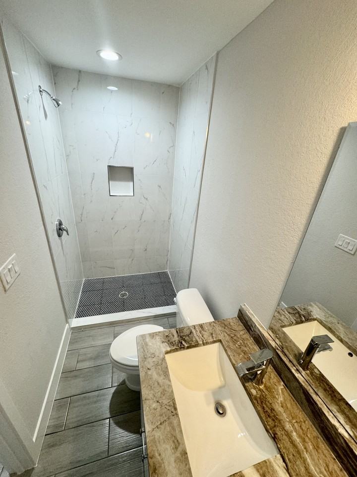 1115 Ivan Ave S #1 - Photo 5 of 11