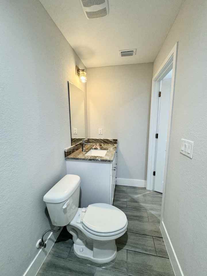 1115 Ivan Ave S #1 - Photo 6 of 11