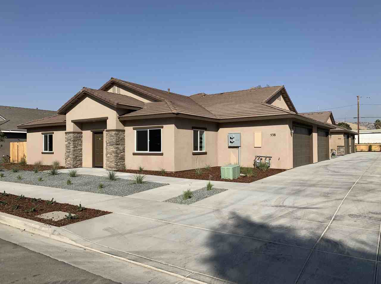 522 N 4th St #A - Photo 2 of 23