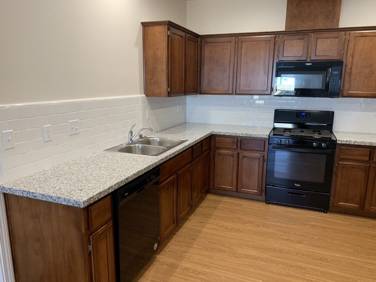 522 N 4th St #A - Photo 5 of 23