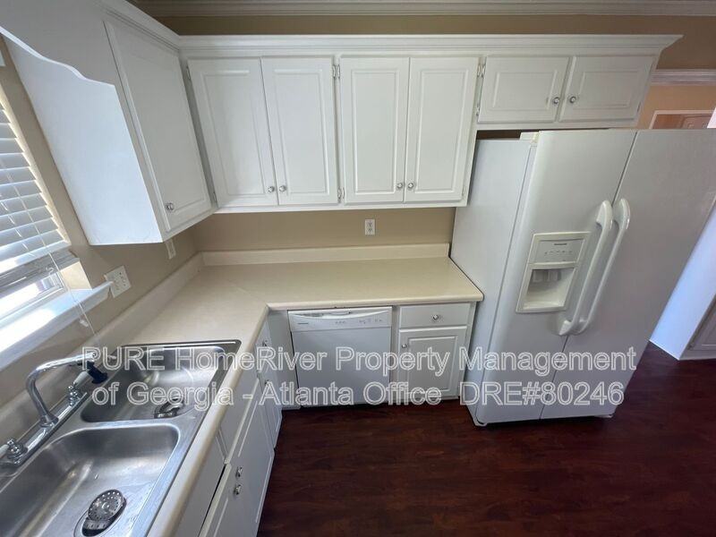 2045 Storey Mill Estate Dr - Photo 7 of 27