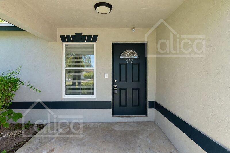 742 W 6th St - Photo 3 of 25