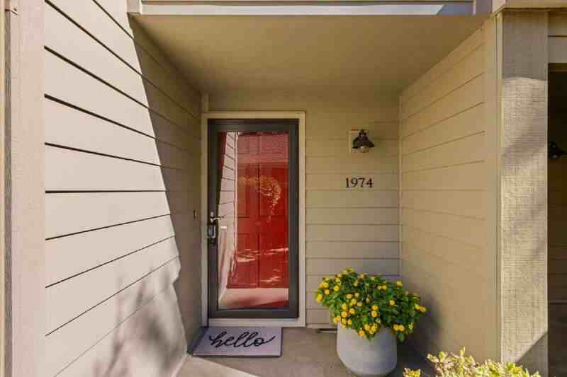 1974 S Wood Duck Ln - Photo 2 of 40