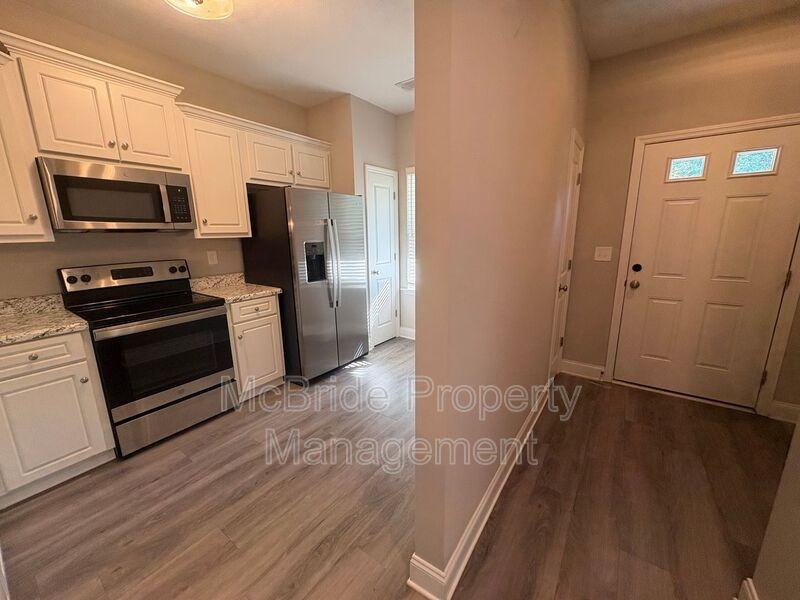 807 Stephens St - Photo 4 of 20