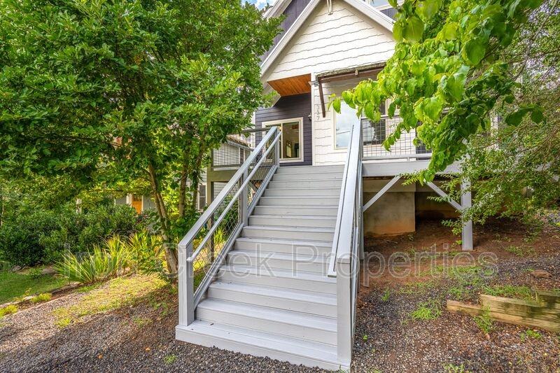 337 Sand Hill Rd - Photo 7 of 38