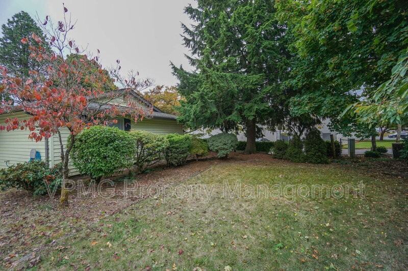 515 Se 155th Ave - Photo 2 of 28