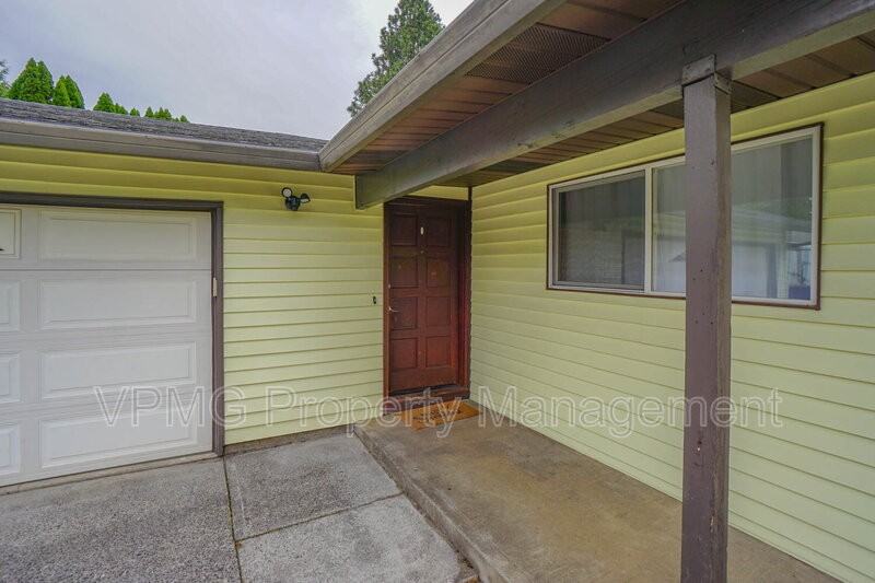 515 Se 155th Ave - Photo 3 of 28