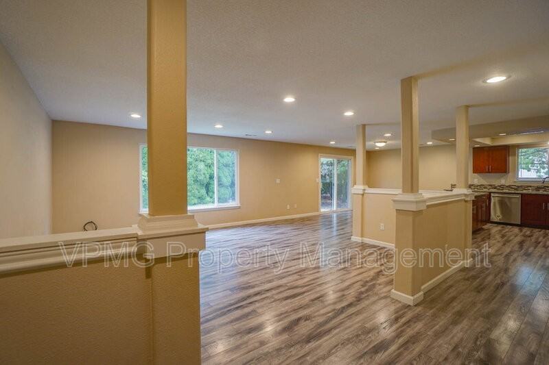515 Se 155th Ave - Photo 4 of 28