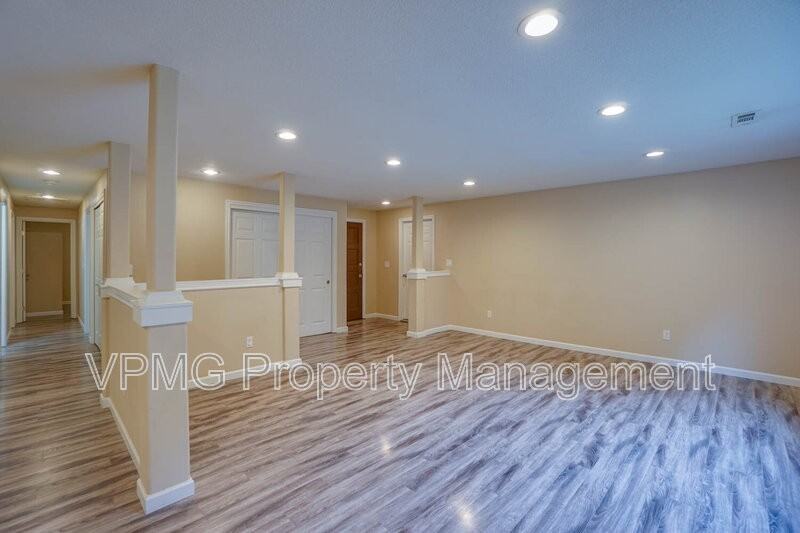 515 Se 155th Ave - Photo 6 of 28