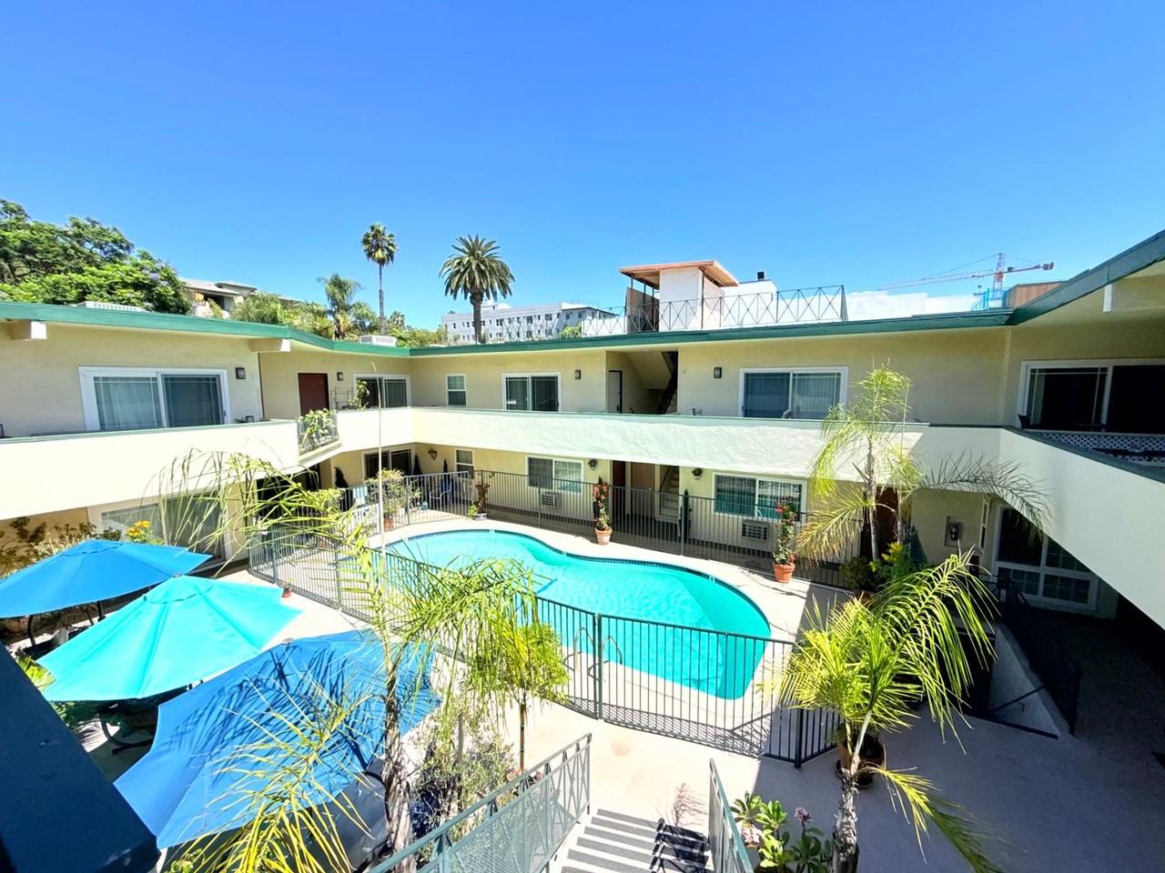 8130 Norton Ave, West Hollywood - Photo 2 of 37