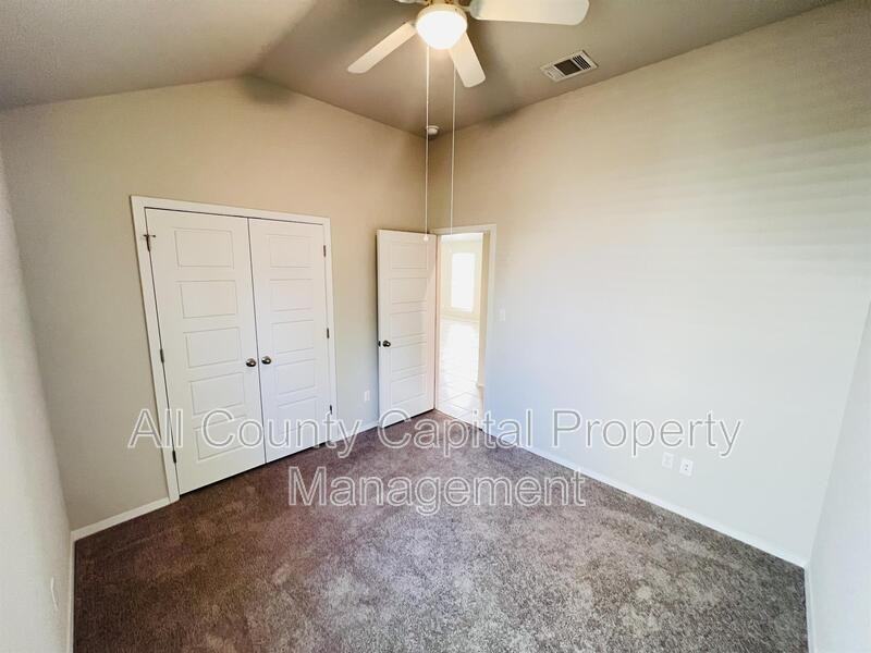 201 Oakstone Dr - Photo 6 of 28
