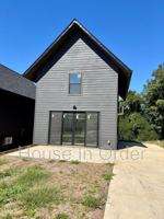 featured image of 211 Cowan St