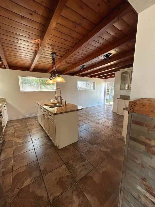 540 Calla Ave - Photo 3 of 31