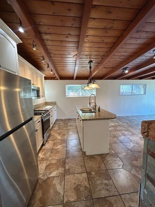 540 Calla Ave - Photo 4 of 31