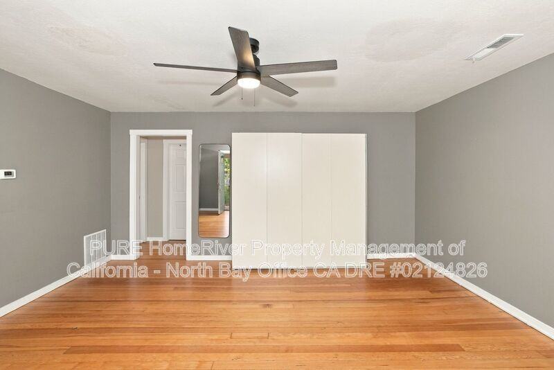 325 Hutchins Ave - Photo 3 of 33