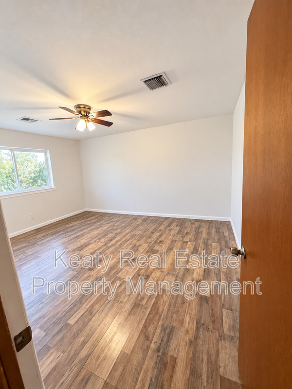 102 Crocus Ln - Photo 7 of 22