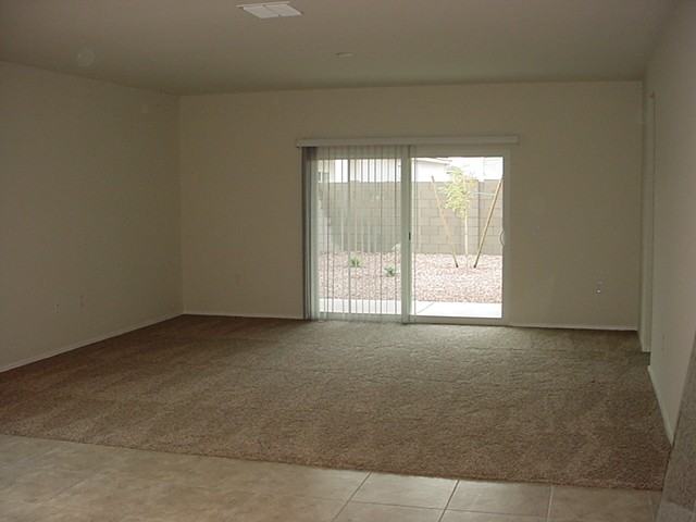 4667 W Nutmeg Ave - Photo 5 of 30