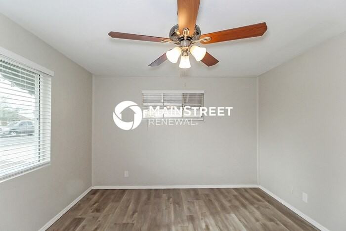 3638 W Luke Ave - Photo 7 of 16