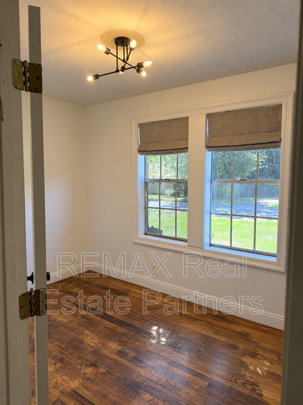424 S 14th Ave #3196452864 - Photo 3 of 13
