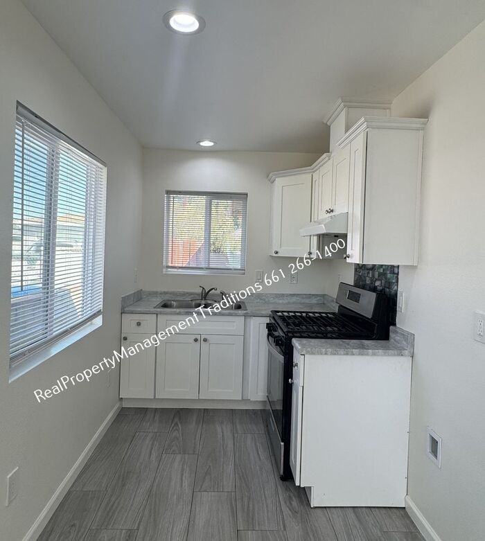 44138 Fern Ave - Photo 4 of 10