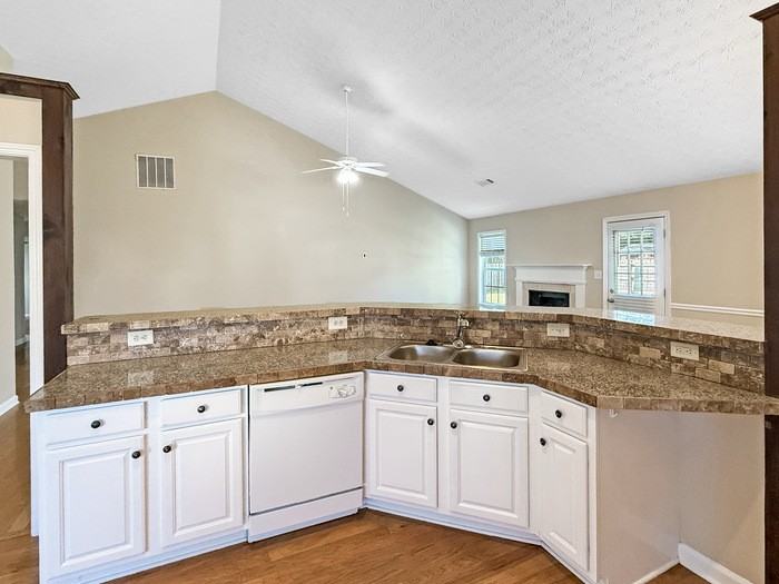 2455 Cordillo Dr - Photo 6 of 19