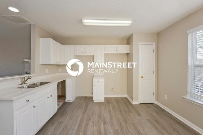 342 Coral Cir - Photo 4 of 16