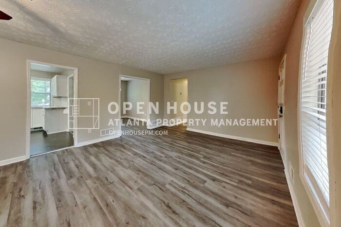 265 Castleair Dr Ne - Photo 5 of 22