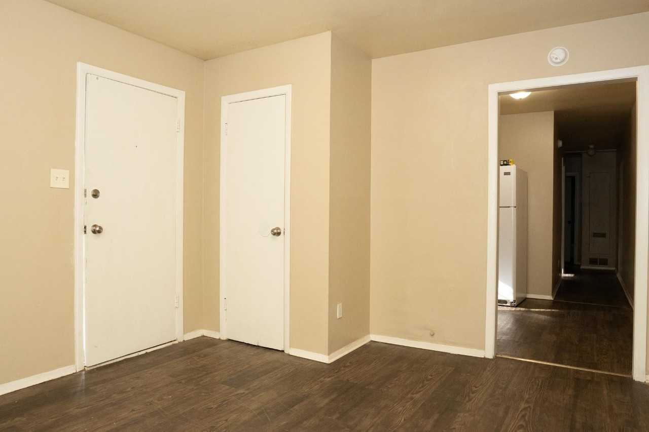 3268 Powell Ave - Photo 3 of 20