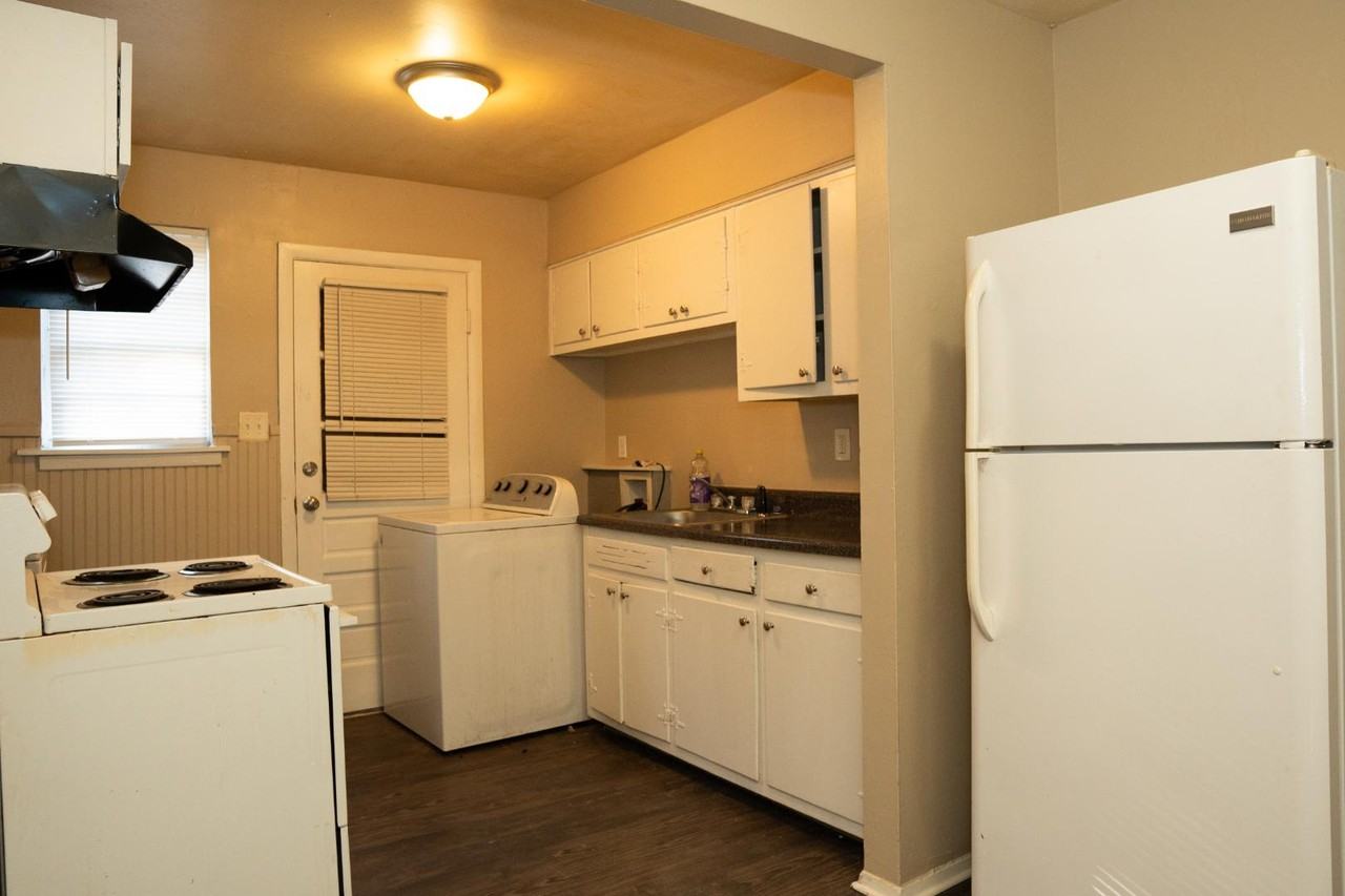3268 Powell Ave - Photo 6 of 20