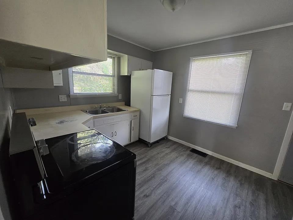 1737 E Bowman St - Photo 3 of 11