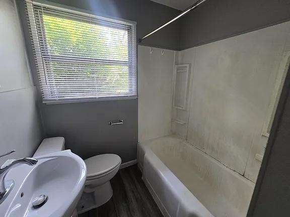 1737 E Bowman St - Photo 4 of 11