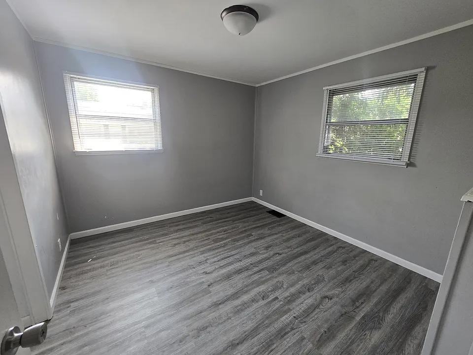 1737 E Bowman St - Photo 5 of 11