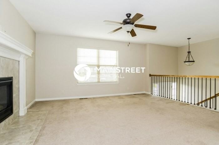 524 S Poplar St - Photo 5 of 17