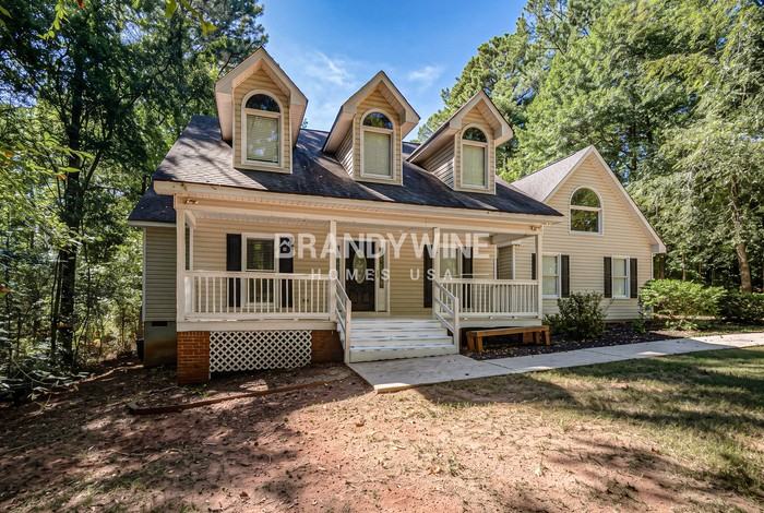606 Seminole Dr - Photo 2 of 26