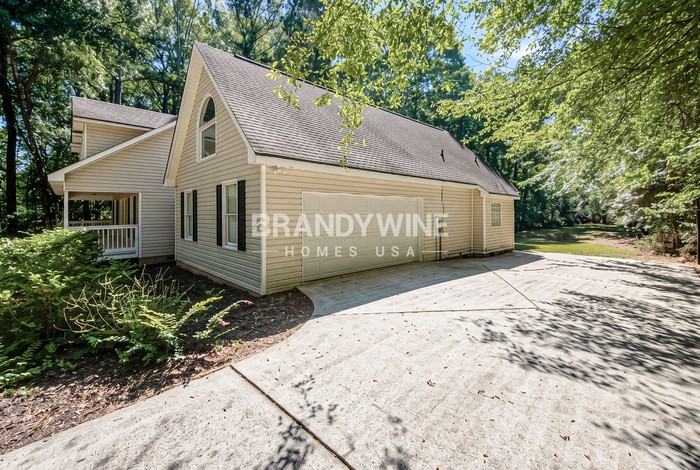 606 Seminole Dr - Photo 3 of 26