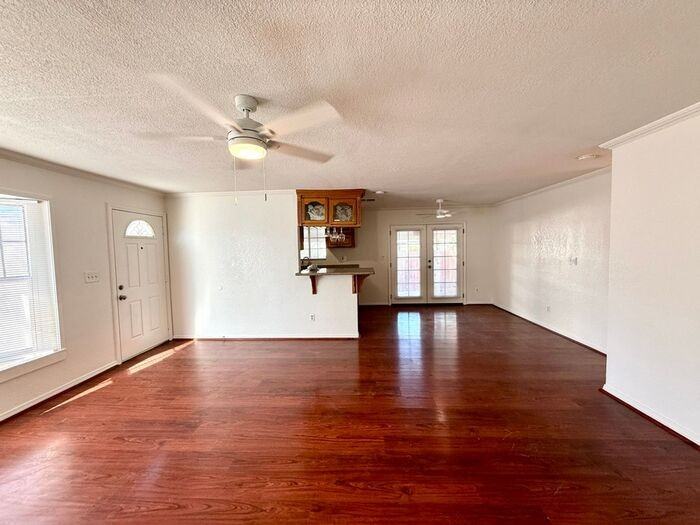 236 E 46th St - Photo 4 of 22