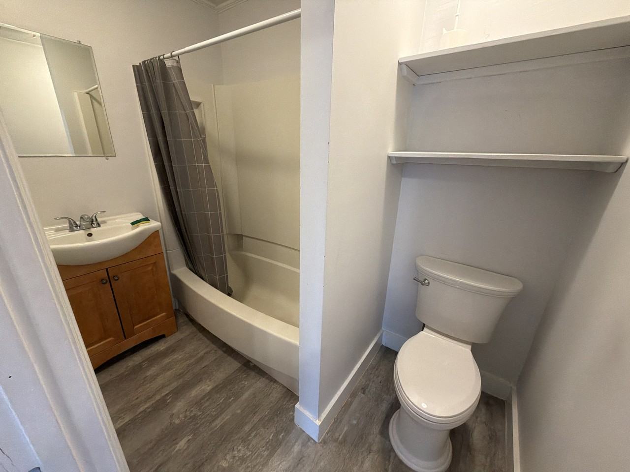 315 Park Avenue #6 - Photo 2 of 3