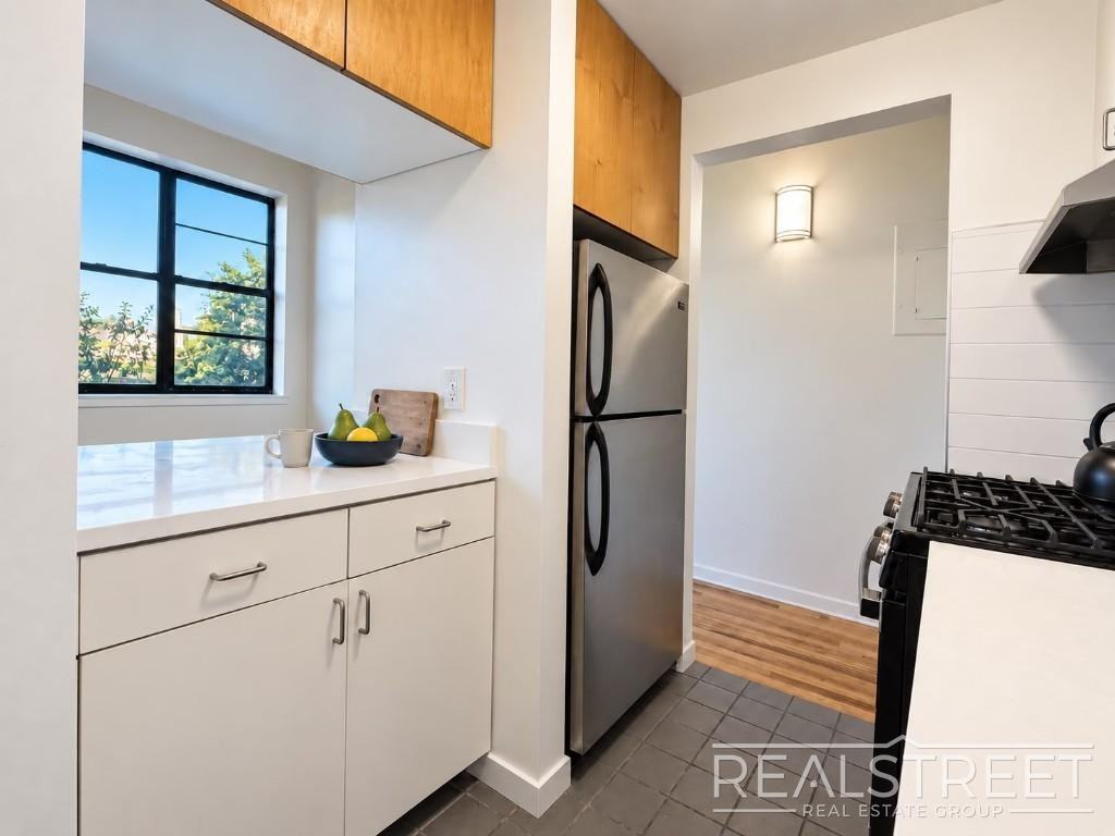 93 Underhill Ave #3F - Photo 4 of 9