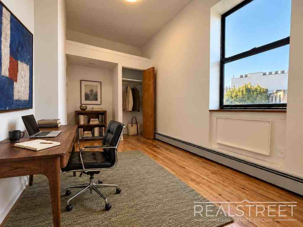 93 Underhill Ave #3F - Photo 7 of 9