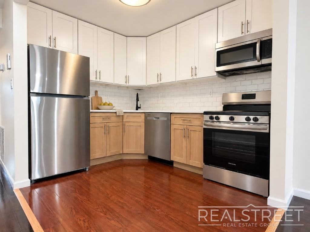 1485 Prospect Pl #2 - Photo 3 of 12