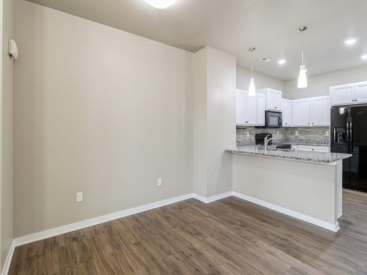 320 Southwest 6th Street #106 - Photo 3 of 21