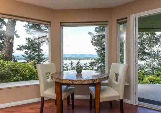 2275 Comox Ave #301 - Photo 3 of 30